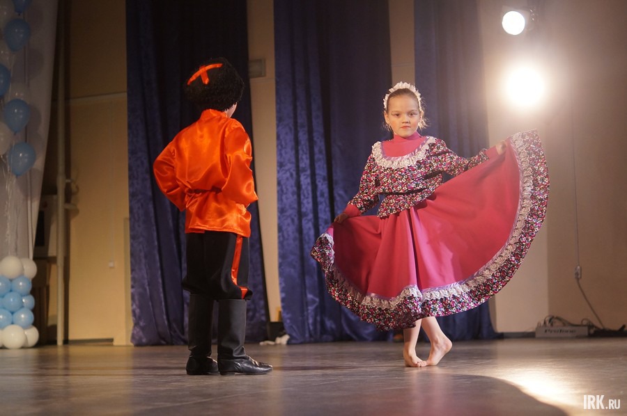 Участниками были показаны не только классические, но и народные танцы