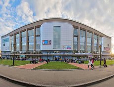 Местом проведения матча традиционно стал ледовый дворец «Ермак».