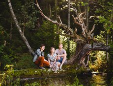 Первое место присудили команде «Перекати море» за проект «Блуждающий олень». По мнению жюри, именно этот творческий коллектив смог наиболее полно воплотить основную концепцию фестиваля и органично вписать идею в окружающий ландшафт.