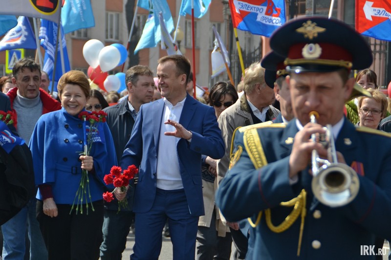 В шествии приняли участие председатель Законодательного собрания Иркутской области Людмила Берлина и губернатор Сергей Ерощенко