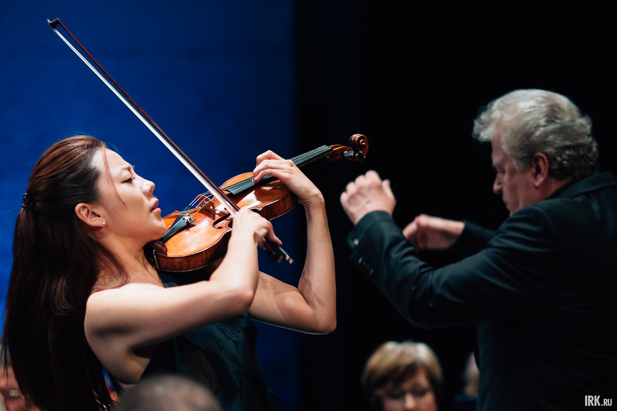 Клара Джуми Кан (скрипка)