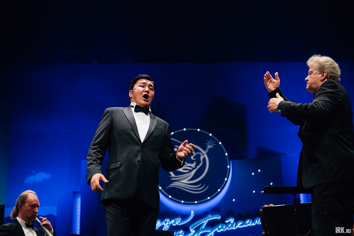 Поет  Ганбаатар Ариунбаатар (баритон, Монголия)