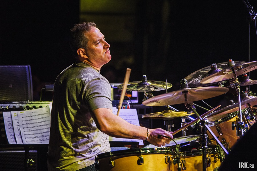 За барабанами Джоэл Розенблатт