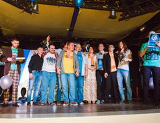 Победитель по мнению жюри — «Ботаникал гардэн». На сцене обе группы