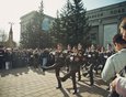 Участники шествия прибыли к мемориалу «Вечный огонь»