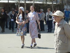 Снимок сделан во время выступления Губернаторского оркестра, справа от сцены. Автор фото — Олег Абакумов