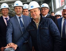 Котельные на газовом топливе не только решают вопросы теплоснабжения, но и снижают нагрузку на экологию, что очень важно для города Братска. Одна эта котельная уменьшит выбросы золы, сажи и серы примерно на 300 тонн в год.