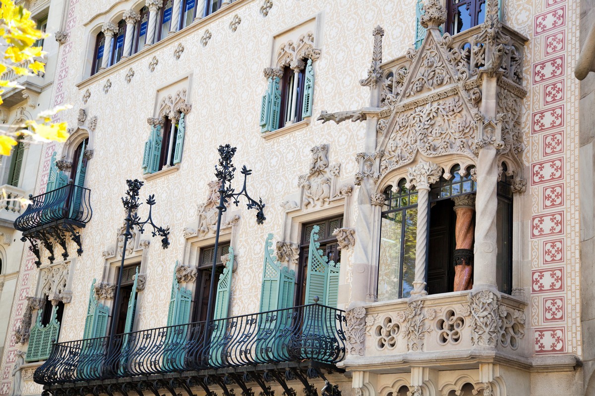 Архитектура Барселоны. Дом по соседству с Casa Batllo