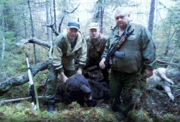 Охотники застрелили медведя. Фото usolie.info