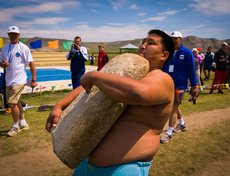 Состязания по переносу камня