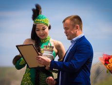 В фестивале принял участие губернатор Иркутской области Сергей Ерощенко