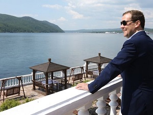 Дмитрий Медведев на Байкале. Фото с сайта www.government.ru