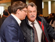 Директор Иркутского академического театра имени Н. П. Охлопкова Анатолий Стрельцов (справа)