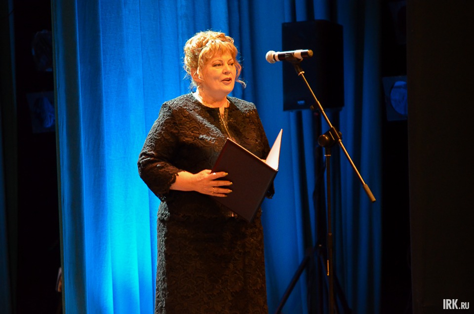 После клятвы Сергея Левченко было зачитано поздравление от президента.