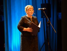 После клятвы Сергея Левченко было зачитано поздравление от президента.