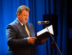 Представитель зачитал приветственное слово от председателя Государственной думы Сергея Нарышкина.