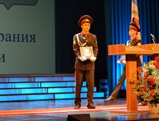 Кадеты вносят конституцию и устав Иркутской области.