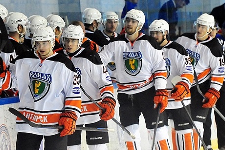 Хоккеисты «Ермака». Фото с сайта ВХЛ