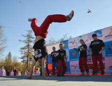 По завершении забега участников ждала развлекательная программа.