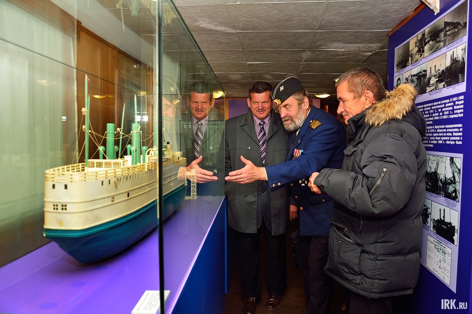 После торжественной церемонии открытия посетители могли осмотреть экспозицию.