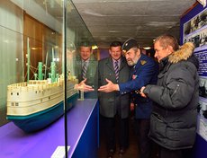 После торжественной церемонии открытия посетители могли осмотреть экспозицию.