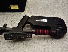 Этим локатором можно обнаружить средства звуко-, видео-записи, сим-карты, самодельные взрывные устройства, находящиеся как в включенном, так и в выключенном состоянии.