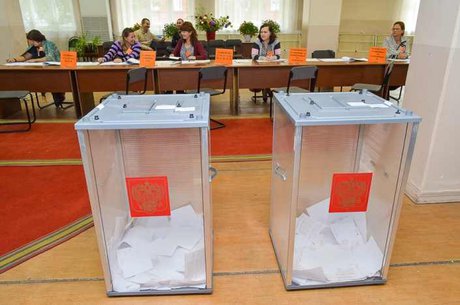 Урны для голосования. Фото Ильи Татарникова