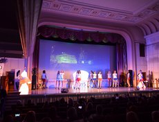 Шоу состоялось на сцене культурно-досугового центра «Художественный».