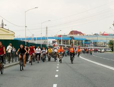 От парковки участники поехали по Нижней Набережной в сторону центра Иркутска