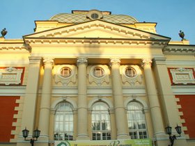 Иркутский академический театр имени Н. П. Охлопкова. Фото IRK.ru