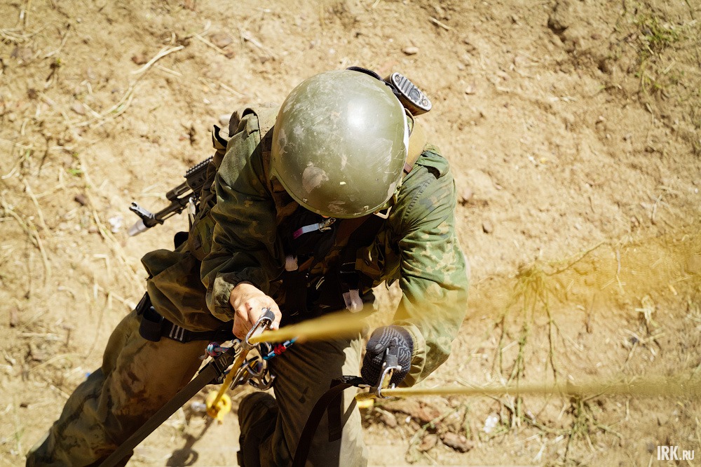 Сотрудник спецназа УФСИН России по Республике Бурятия оказался единственным, кто смог после марш-броска поразить все мишени на стрельбище и уложиться во временной норматив