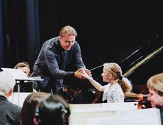 В концерте приняла участие пианистка Варвара Кутузова, лауреат первого международного конкурса юных пианистов Astana Piano Passion