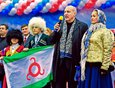 Губернатор Дмитрий Мезенцев на площади у ДС «Труд», 7 ноября