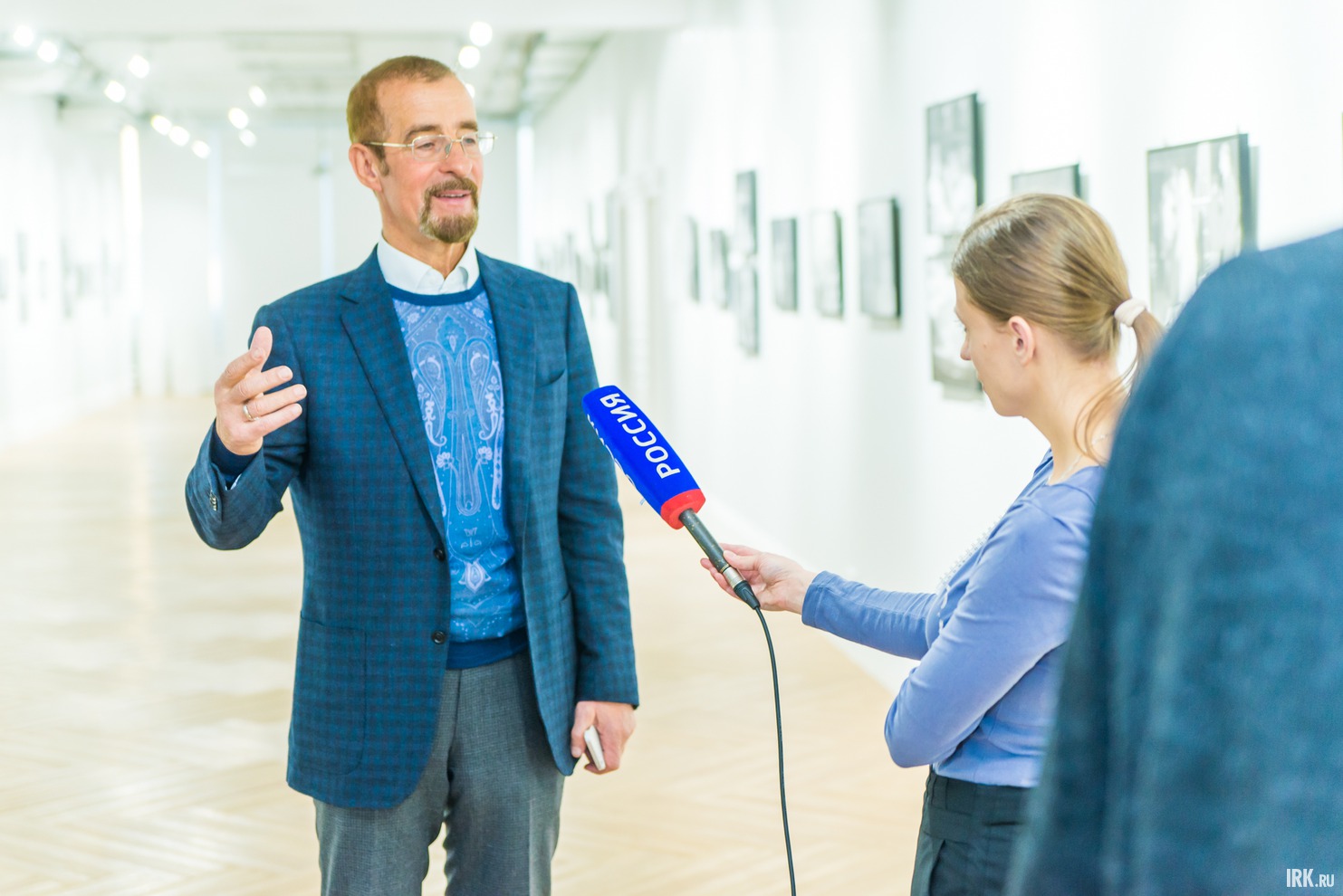 Виктор Бронштейн, член Союза писателей и Союза художников России, почётный профессор Иркутского государственного университета, почётный меценат и почётный гражданин города Иркутска, основатель «Галереи Виктора Бронштейна»