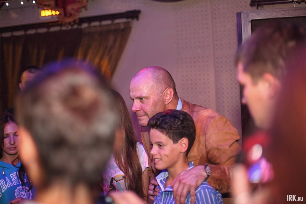 После концерта Алексей Кортнев охотно фотогрфировался со всеми желающими