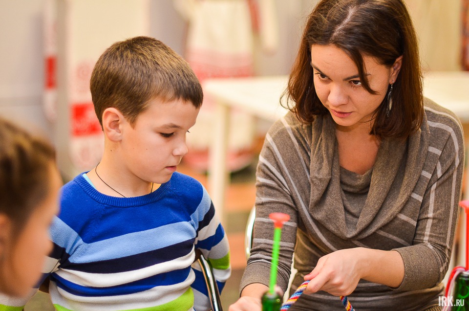 В музейной студии Иркутского областного краеведческого музея в рамках акции «Ночь искусств» проходили мастер-классы.