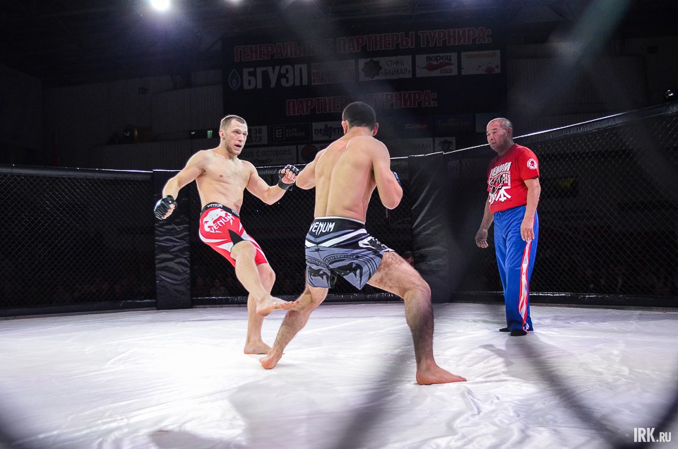 Соревнования прошли в восемь боев.
