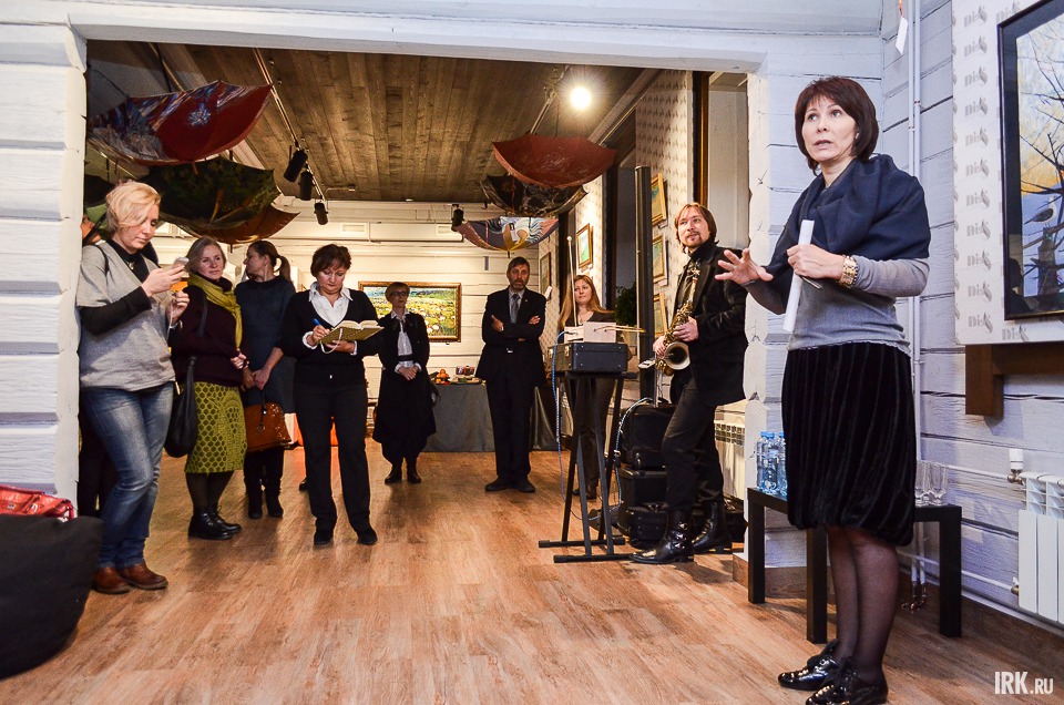 Перед собравшимися выступила директор арт-галереи «Диас» Диана Салацкая.