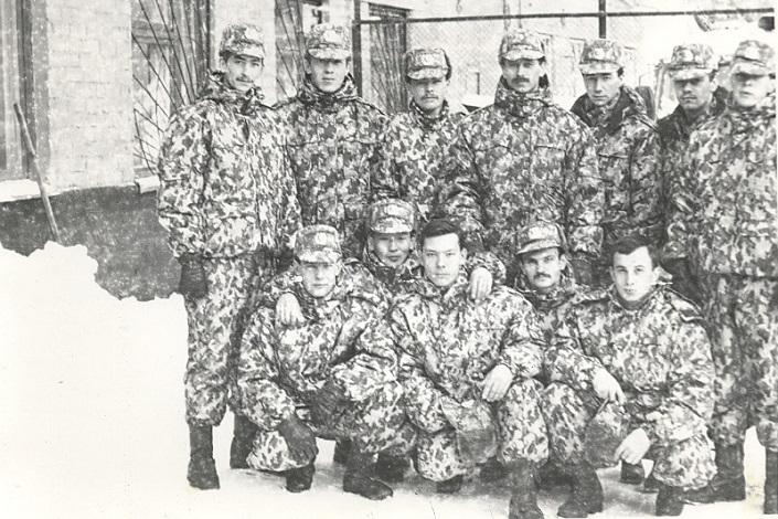 Бойцы 2-го взвода перед выездом на службу, 1995 год