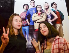 22 ноября в «Рок-н-ролл пабе» собрались любители сериала «Теория большого взрыва» и студии «Кураж-бамбей».