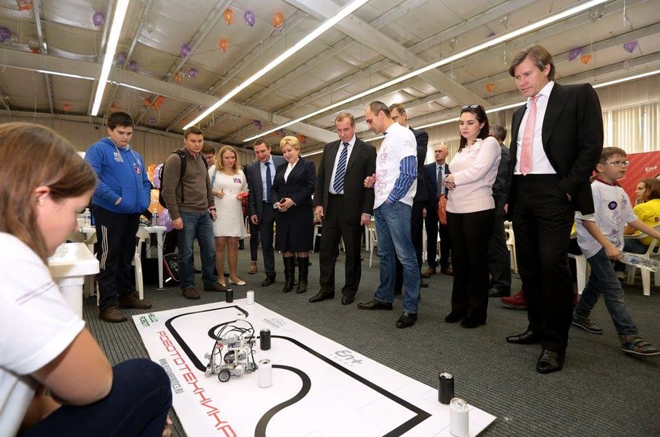 Участниками фестиваля стали 195 команд из Иркутской области, Красноярского края, Новосибирской области, Якутии и Тывы.