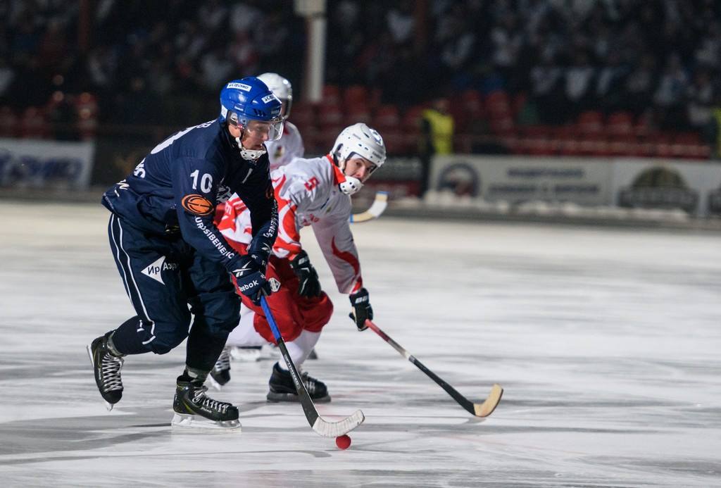 Иркутяне разгромили гостей из Первоуральска со счетом 5:0.