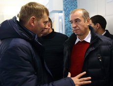 В Бодайбо губернатор также посетил бассейн «Металлист», построенный на внебюджетные средства, полученные в рамках партнерства правительства Приангарья и ОАО «Полюс Золото».