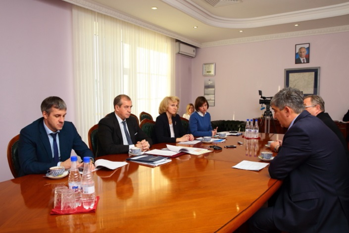 На встрече. Фото пресс-службы правительства Иркутской области