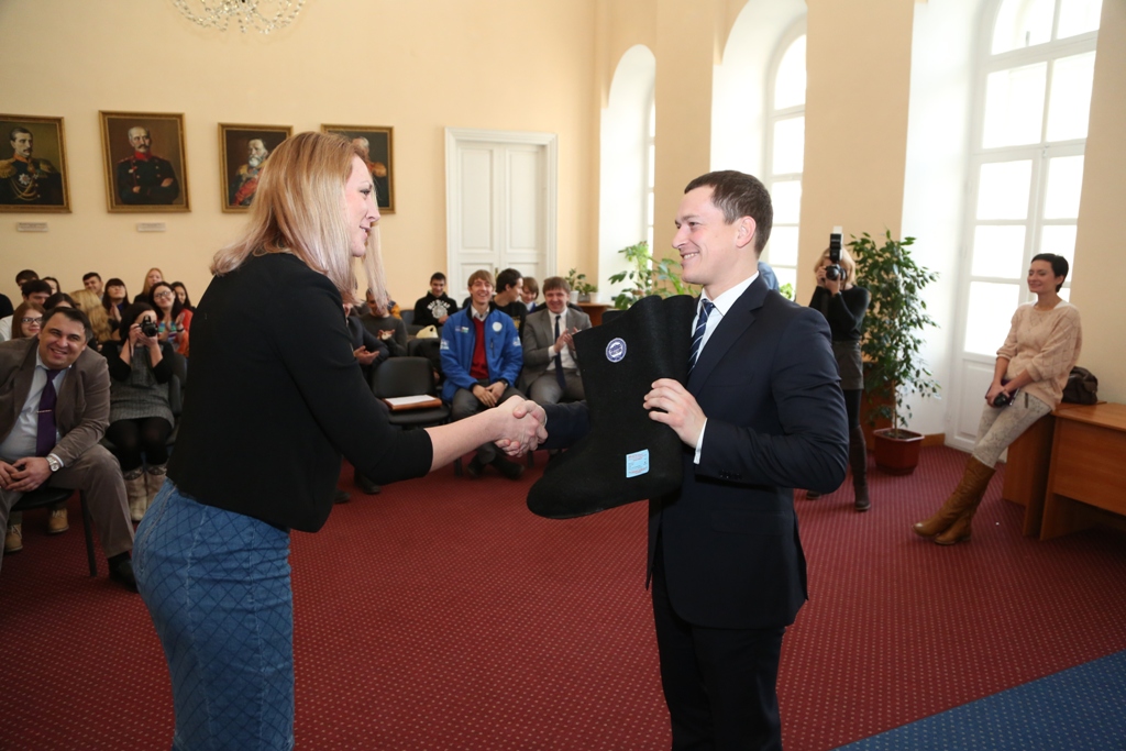 Встреча главы Федерального агентства по делам молодежи Сергея Поспелова с иркутскими студентами. Фото irksportmol.ru