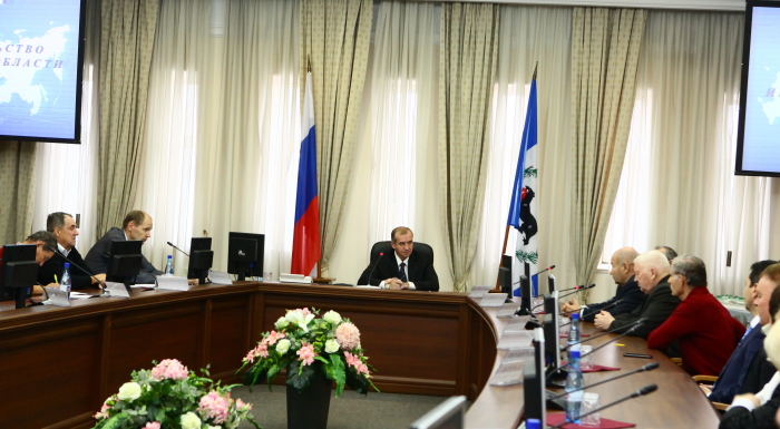 На совещании с губернатором Сергеем Левченко. Фото пресс-службы правительства региона