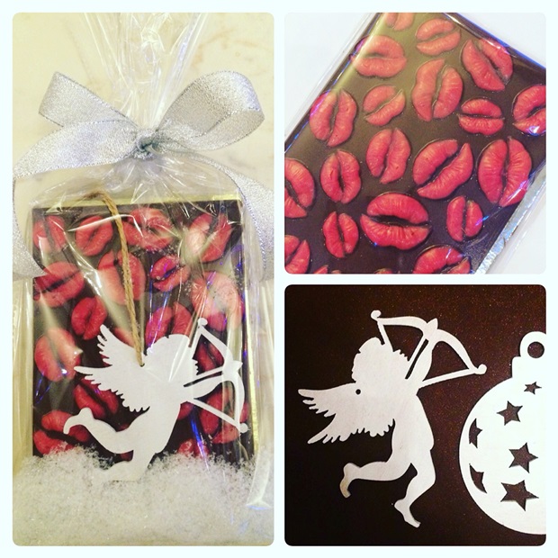 Бельгийский шоколад «Поцелуи» с деревянной ёлочной игрушкой «Ангелок». Очаровательный и романтичный подарочек для любимых (360 рублей)