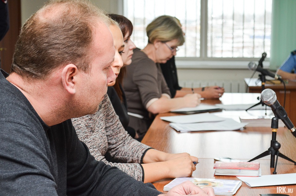 Представители обвиняемой и потерпевших.