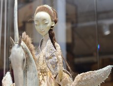 В мастерской есть отдельный мужской цех, где расположены станки, и женский.