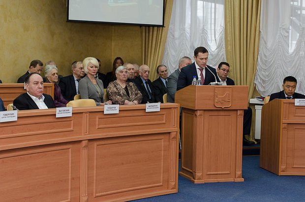 Дмитрий Бердников на заседании думы Иркутска. Фото ИА «Иркутск онлайн»